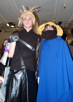 Final Fantasy XII Launch - Cloud and Black Mage Cosplayers