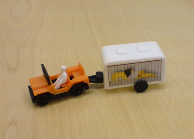 Super Mario Chocolate Egg - Toy Caged Lion Truck