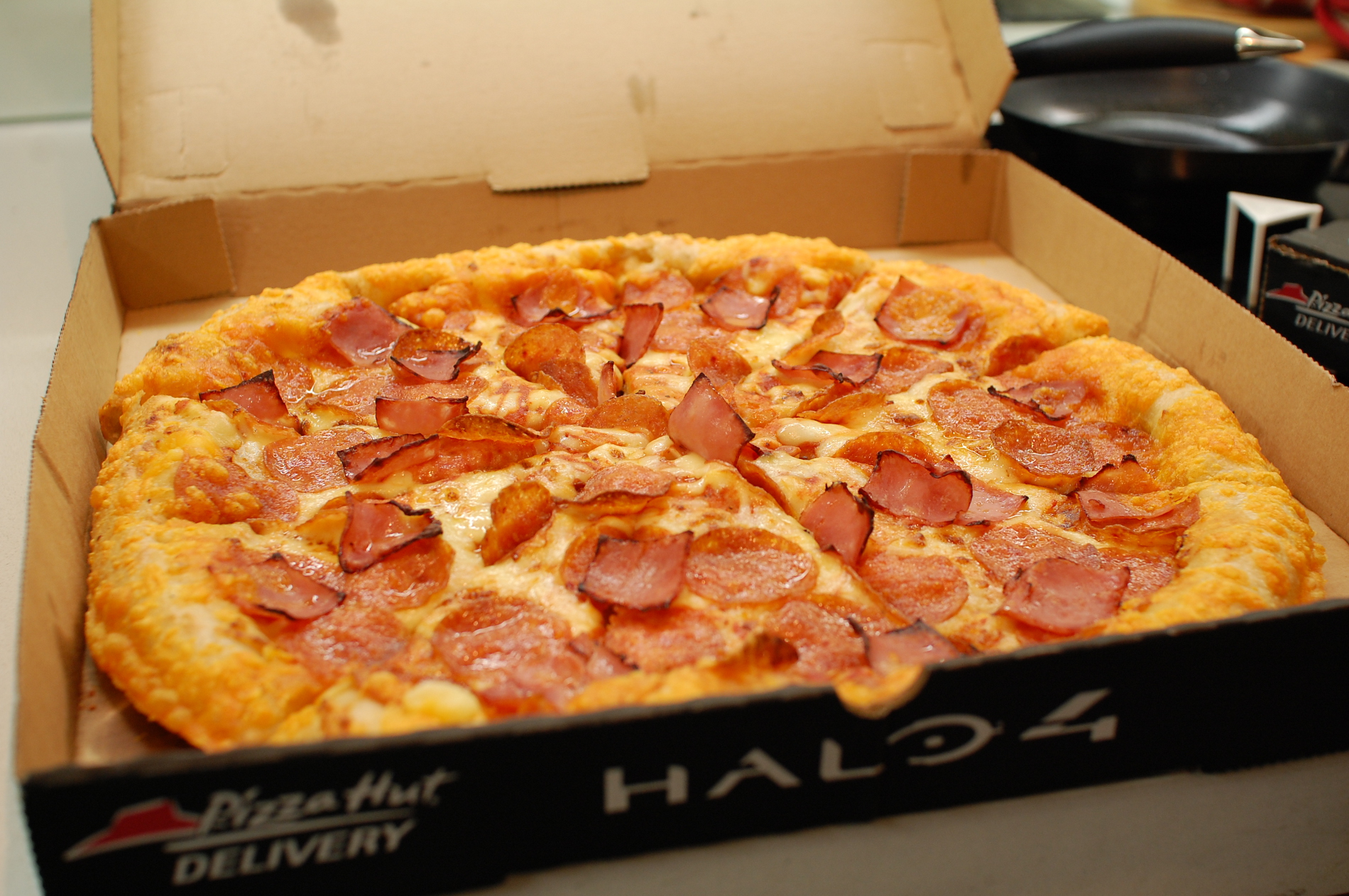 Halo 4 Stuffed Crust Pizza - The Pizza.