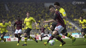 FIFA 14 PS3 Jostling for the Ball